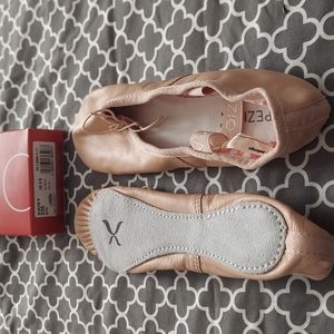 Capezio Daisy girls ballet shoes
